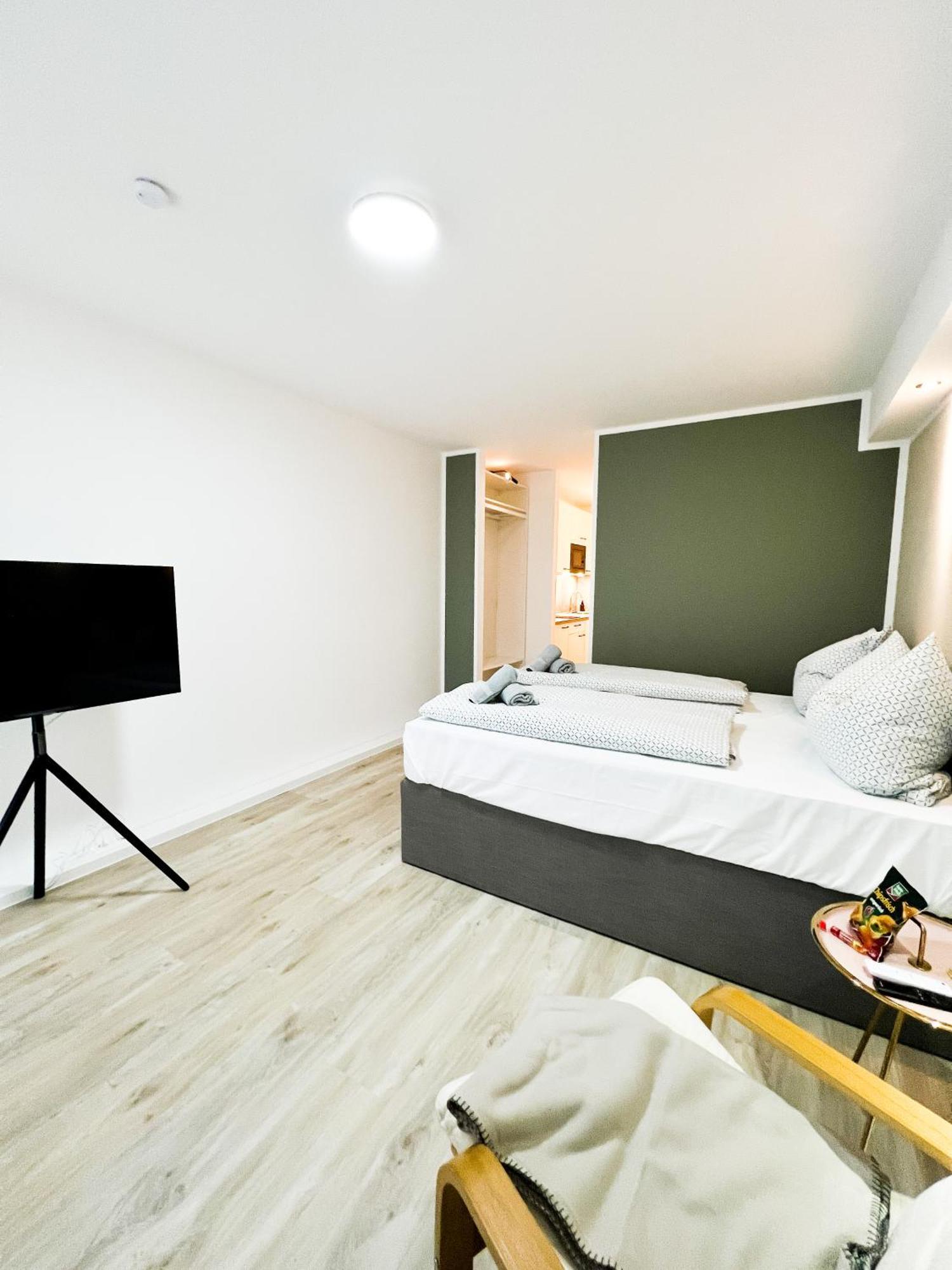 Qonroom - As Individual As You - Minden Kaiserstrasse الغرفة الصورة