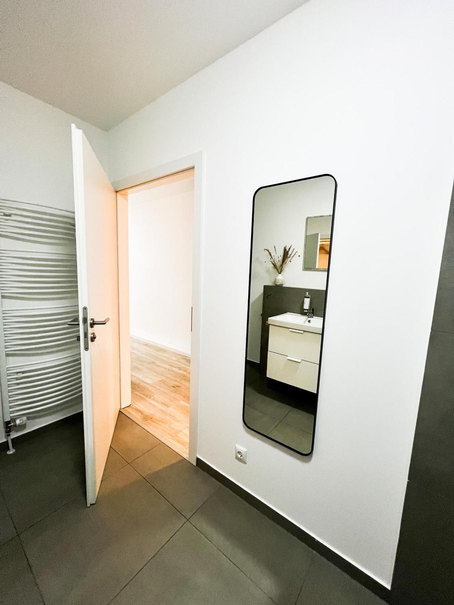 Qonroom - As Individual As You - Minden Kaiserstrasse الغرفة الصورة